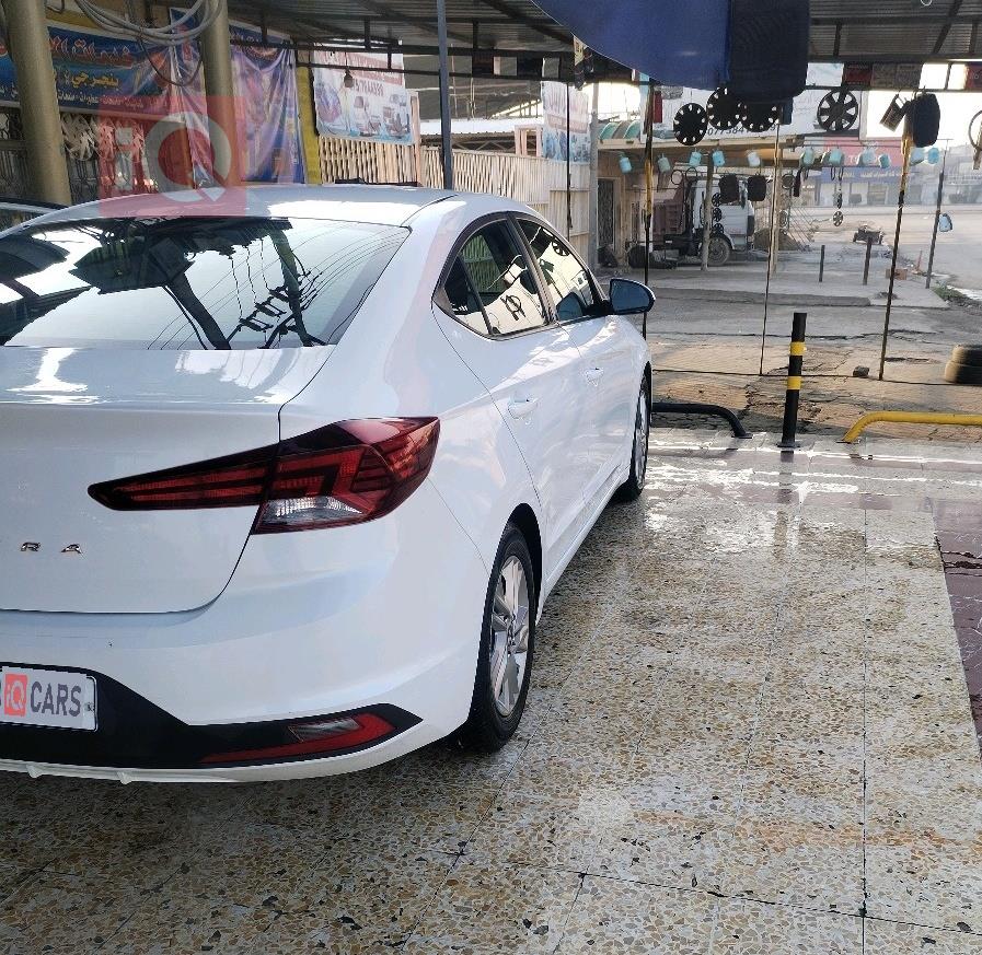 هیوندای ئەلەنترا